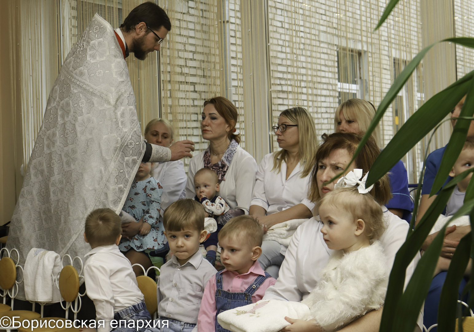 Епископ Амвросий в Борисовском специализированном доме ребенка | Борисовское  благочиние Борисовская епархия Белорусская Православная Церковь